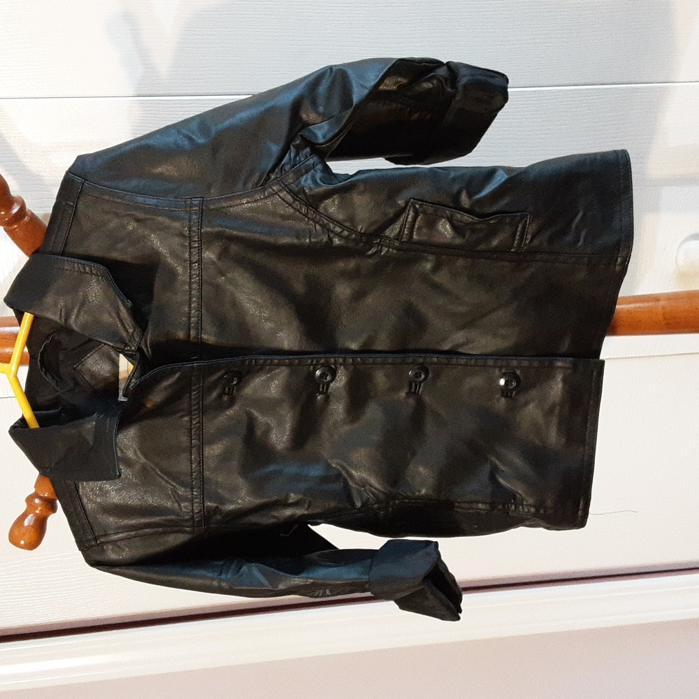 Girl's basic edition soft leather jacket size 4t.